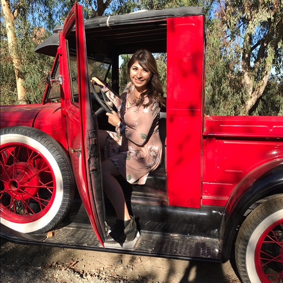 Meet your Posher - Picture 1 of 1