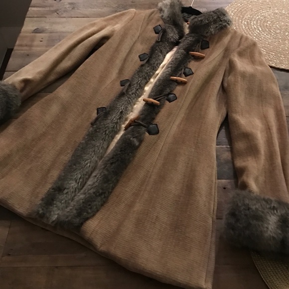 Silk and fur coat - Picture 1 of 2