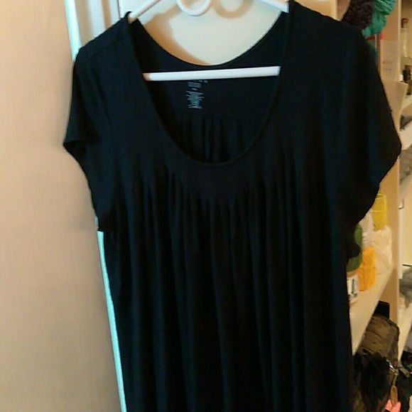 **SALE**FINAL PRICE**Beautiful DKNY shirt.