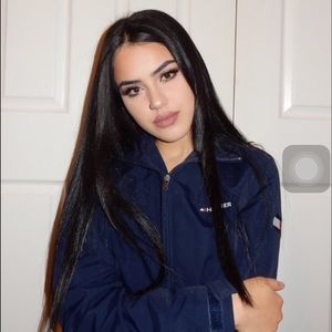 Meet your Posher, Selena