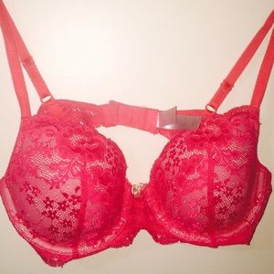 Hold- NWOT VS Dream Angels heavenly Demi bra