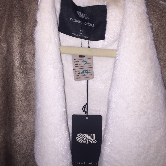 Lightly lined vest. - Picture 3 of 3