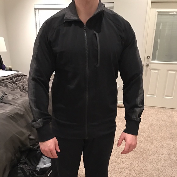 SOLD----Men's lulu jacket