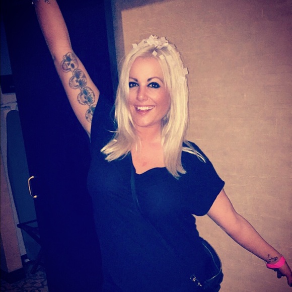 Meet your Posher, Amanda 🐼💋 - Picture 6 of 8