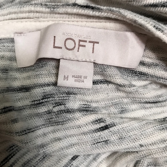 Ann Taylor Loft tunic. - Picture 2 of 3