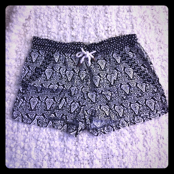 Patterned shorts - Picture 1 of 2
