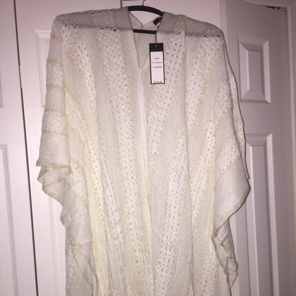 BCBGMaxAzria Jackets & Blazers - ⚡️ ⚡️BCBG Max Azira poncho/shawl