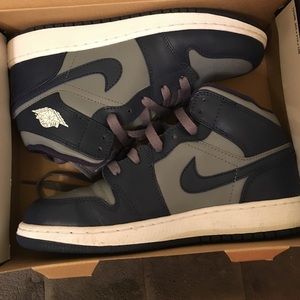 Jordan 1's Georgetown's size 5