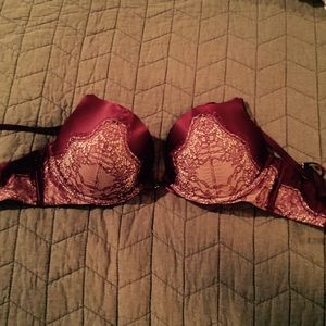 Victoria's Secret Bombshell Plunge 34C