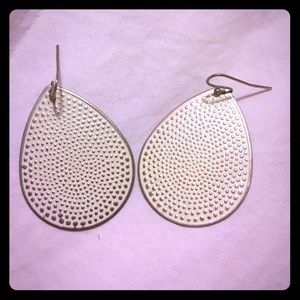 White and gold earrings