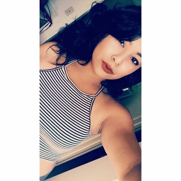 Crop top - Picture 2 of 2