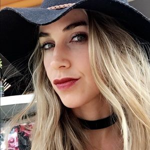 Meet your Posher, Tawny