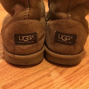 UGG short boots.