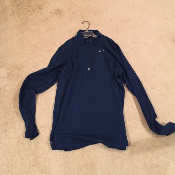 Nike pullover. Great for working out - Picture 1 of 1