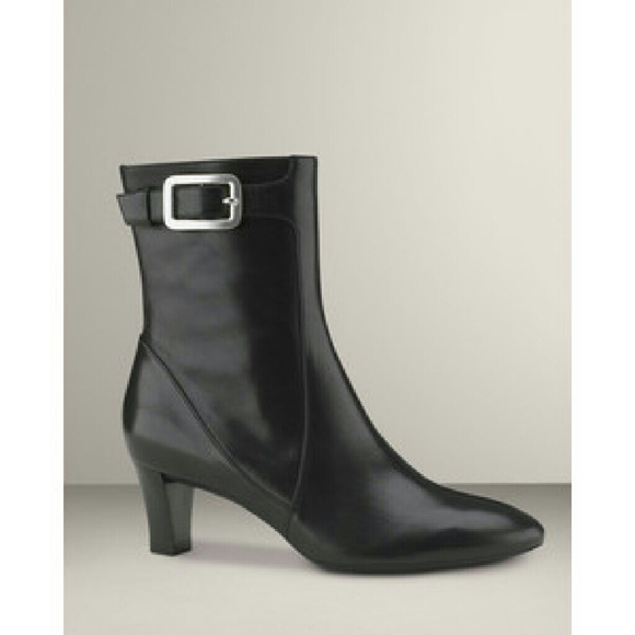 COLE HAAN SHORT BOOTS - LYNDA SZ 7