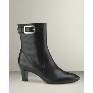 COLE HAAN SHORT BOOTS - LYNDA SZ 7