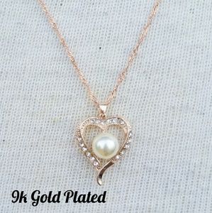 ❌️SOLD 9k Gold Plated Faux Pearl Heart CZ Necklace
