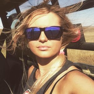 Meet your Posher, Leslie