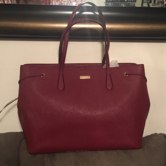 NWT Kate Spade Train Car Red Laurel Way Ari - Picture 1 of 2