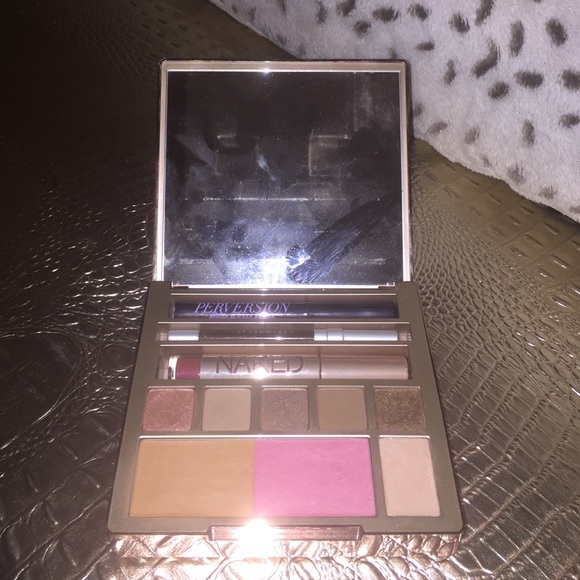 Naked on the Run - Picture 2 of 4