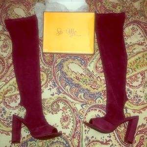 Selling a peep toe heel. Brand new shoes.