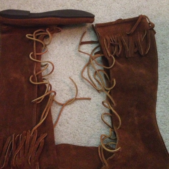 Minnetonka Boots - Picture 2 of 4