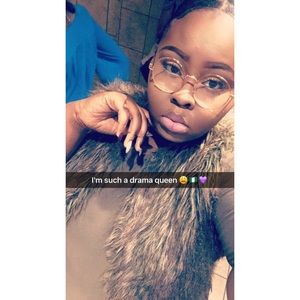 Meet your Posher, Tosin