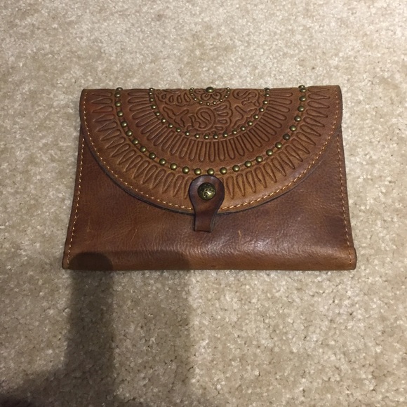 Handbags - Patricia Nash Distressed Vintage Wallet in Cognac