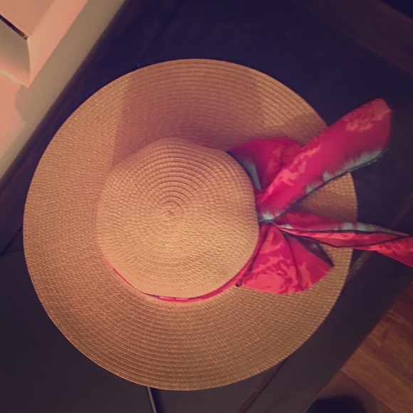 Vacation hat! Pink floral wrap - Picture 1 of 4