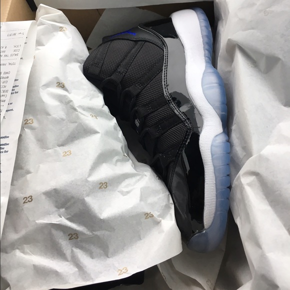 Air Jordan spacejam 11 size 4y - Picture 1 of 3