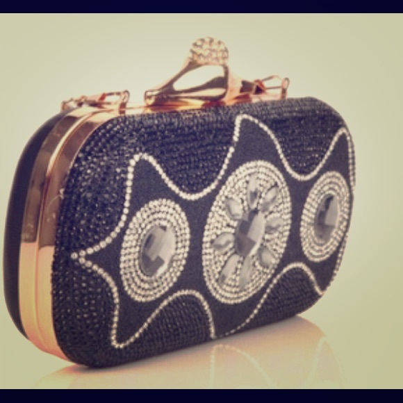 Glam holiday rhinestone clutch...-from Vixen Stuff