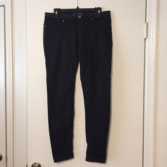 *SOLD* Guess skinny jean leggings