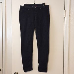 *SOLD* Guess skinny jean leggings