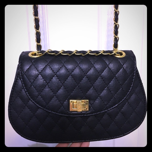 New Quilted Vegan Leather Purse w/ Chain Strap