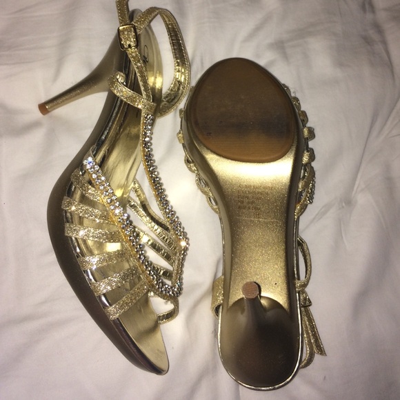 Gorgeous gold, sparkly heels! - Picture 2 of 4