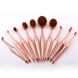 Oval makeup brush set