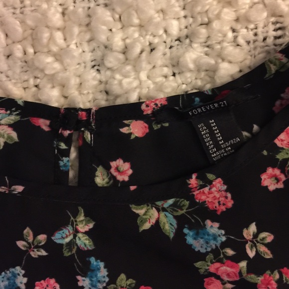 Forever 21 floral blouse - Picture 2 of 2