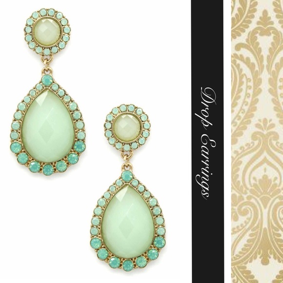 {New} Green Stone Drop Earrings
