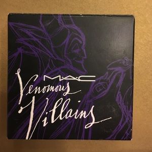 MAC Venomous Villains eyeshadow 'She Who Dares'