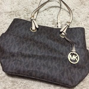 Michael Kors Jet Set Signature Logo Tote