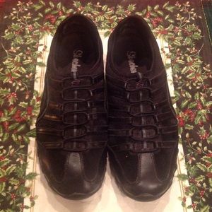 Sketchers Black Athletic Shoe