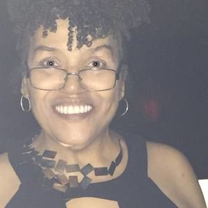 Meet your Posher, Lois