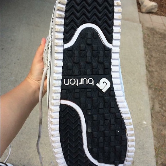 Female Burton snowboard! - Picture 4 of 4