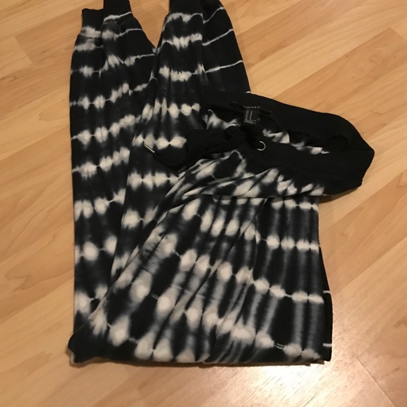 Forever 21 blue and white tie dye sweats !