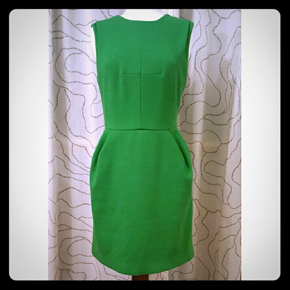 Classic pleated waist dress size 8