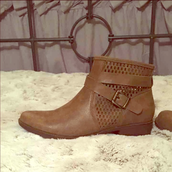 Ankle Boots - Picture 1 of 3