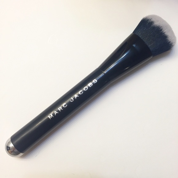 New Marc Jacobs Sculpting Foundation Brush Face II