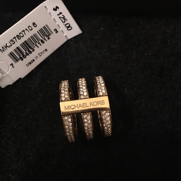 🚫SOLD🚫Michael Kors Gold Ring - Picture 1 of 3