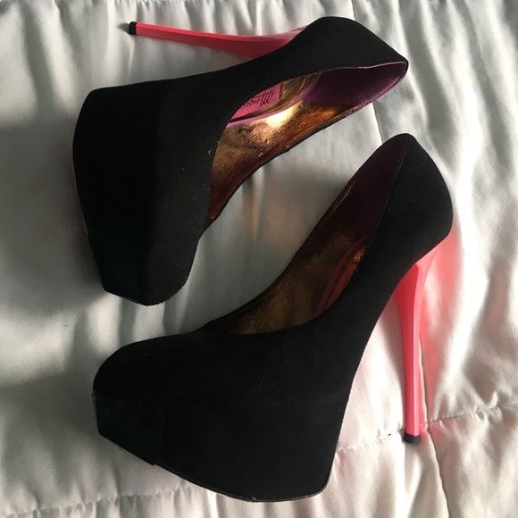 Massimo Dogana Heels - Picture 2 of 4