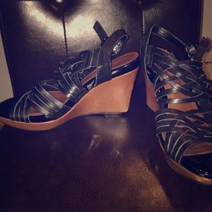 Woman's Kenneth Cole REACTION wedges